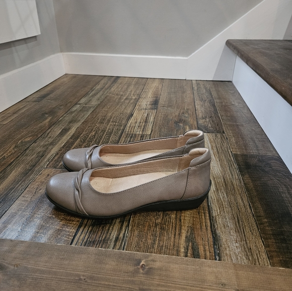 Life Stride Impact Women's Taupe Slip-On Flats. Size‎ 9 - Picture 5 of 11